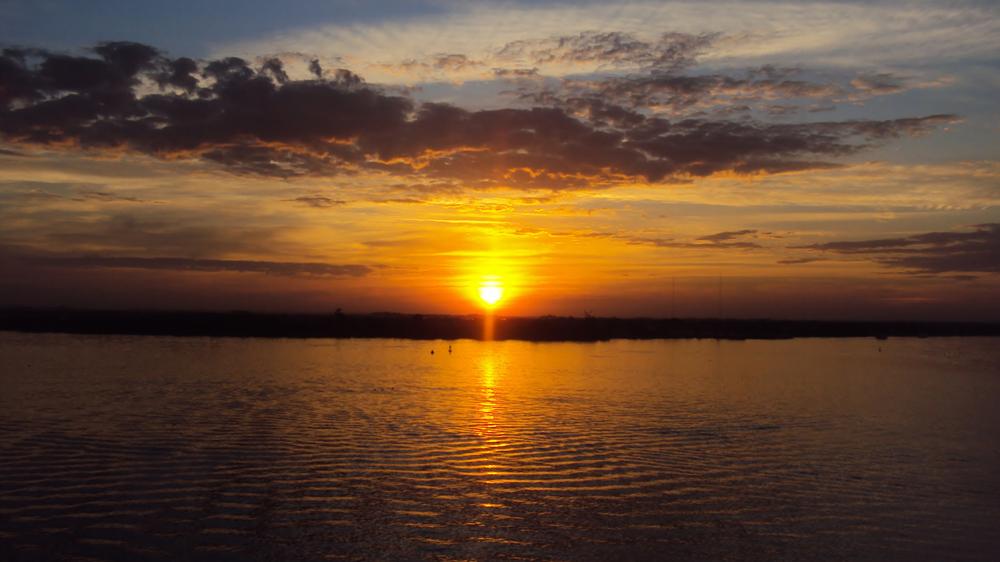 Assista ao pôr do sol no Lago Guaíba, em Porto Alegre | Crédito: Shutterstock